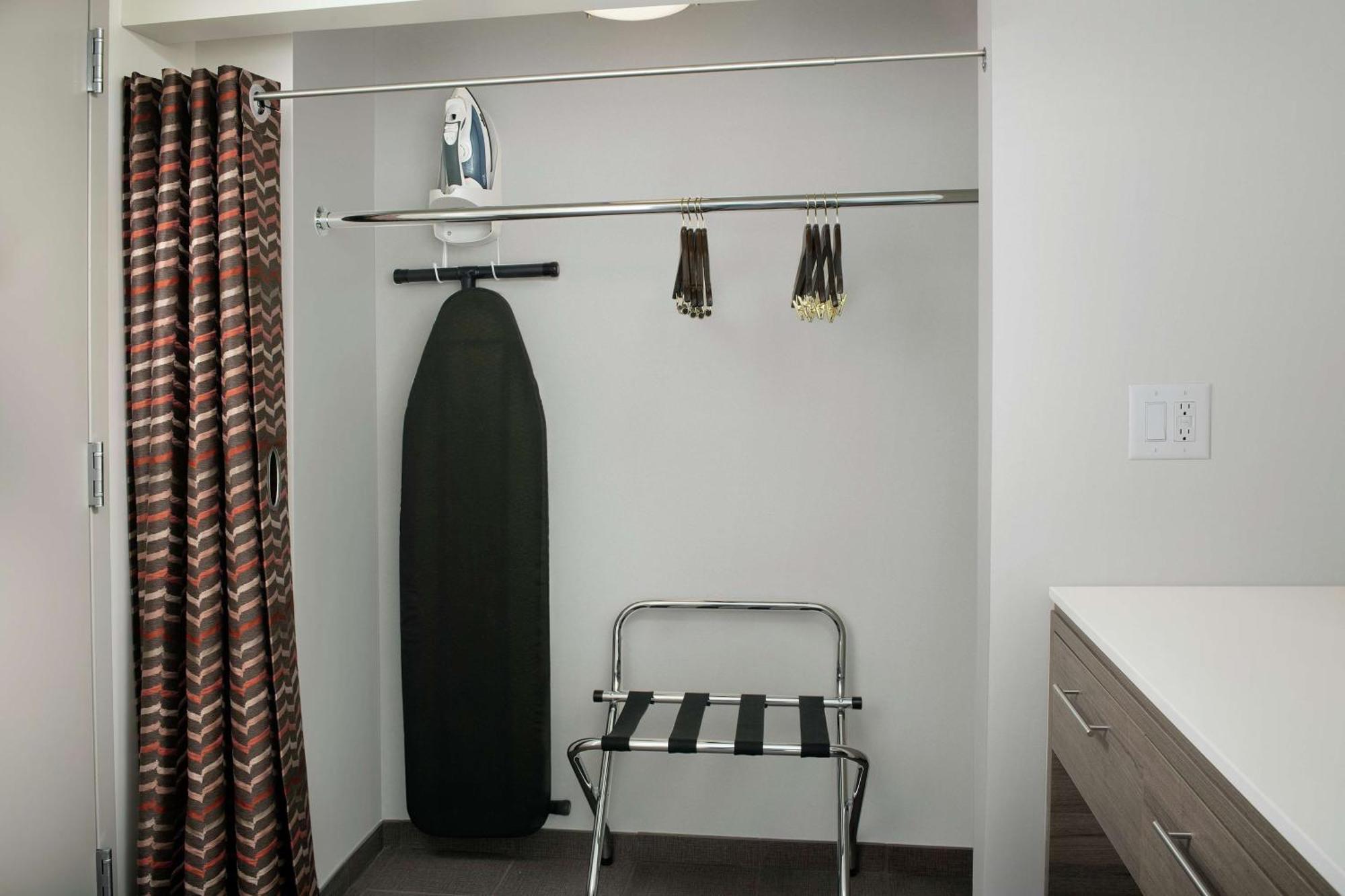 Home2 Suites By Hilton Atlanta Midtown Εξωτερικό φωτογραφία